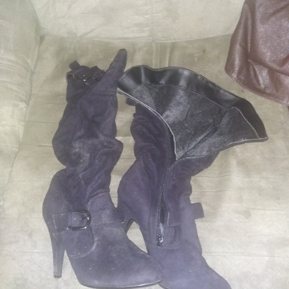 Shoes - Picture 2 of 2